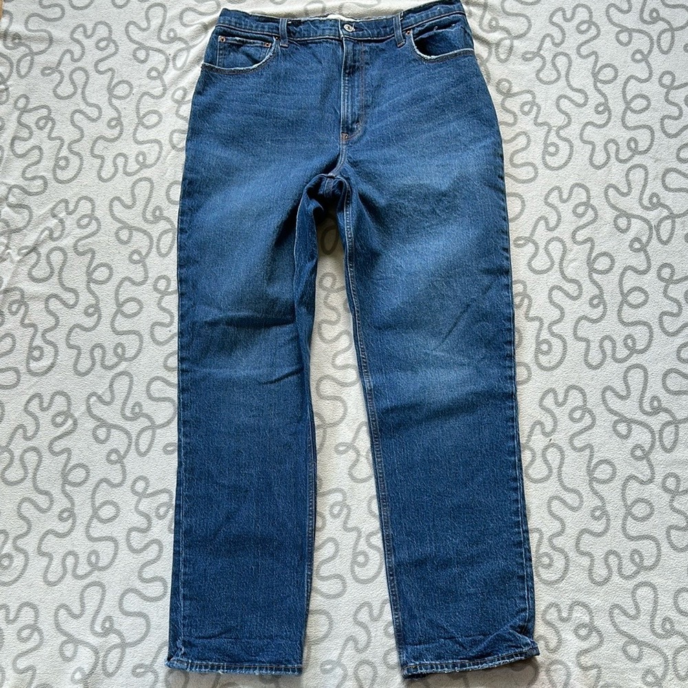 Abercrombie & Fitch ‘90s Straight High Rise Jean
